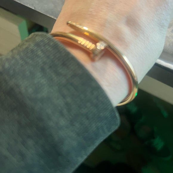 NEW FASHION GOLD NAIL BRACELET SIZE 8. NON TARNISH MATERIAL. - Picture 4 of 7